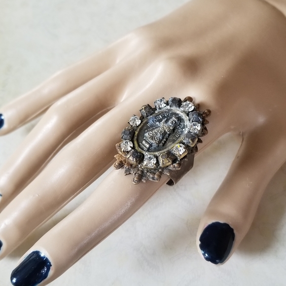 Hand Crafted Repurposed Vintage Infant of Prague Relic Medal Rhinestone Ring - Picture 16 of 16
